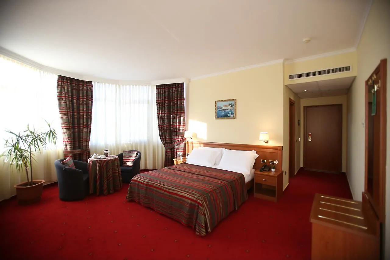 Hotel Continental Vorë