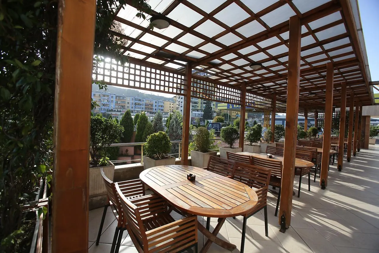 ****  Hotel Continental Vorë Albanië