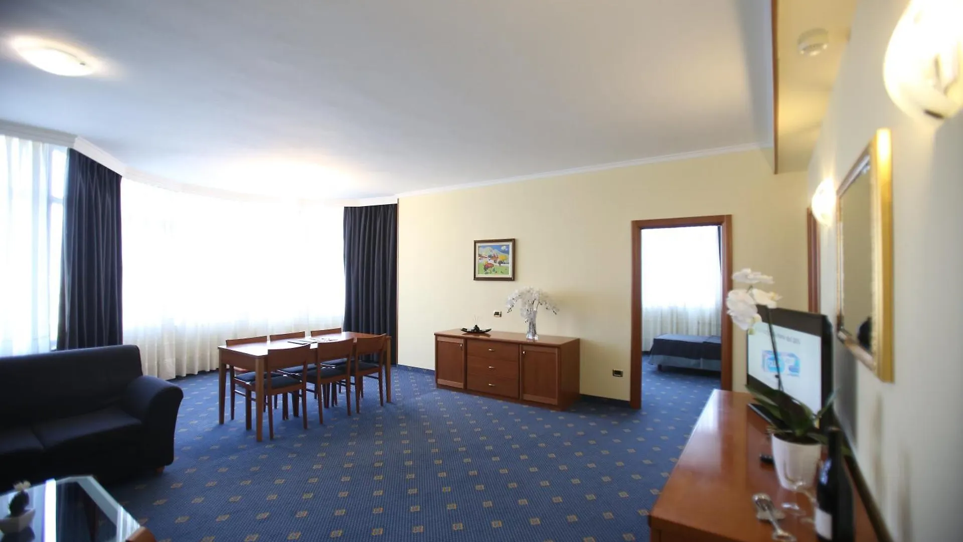 Hotel Continental Vorë