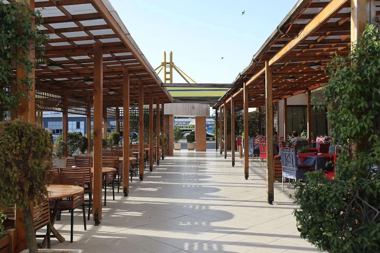 Hotel Continental Vorë